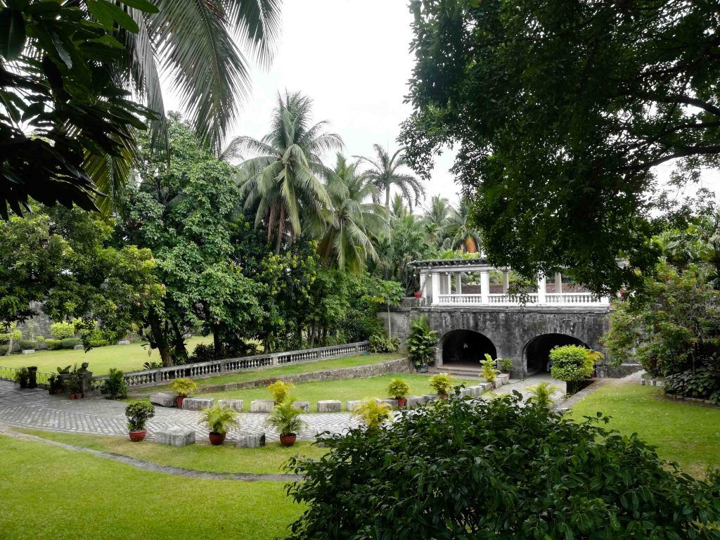 que-ver-en-manila-en-dos-dias Jardines-Puerta-Real