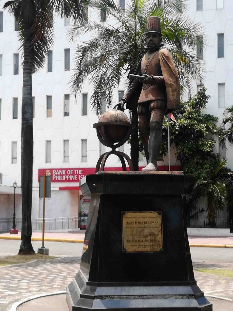 que-ver-en-manila-en-dos-dias-estatua-felipe-II