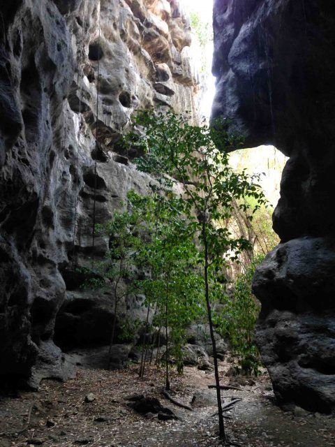 Batu-Cermin-labuan-bajo