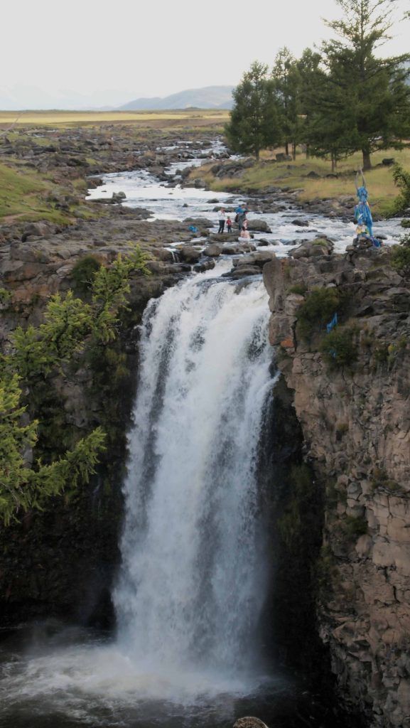 cascada-roja-mongolia