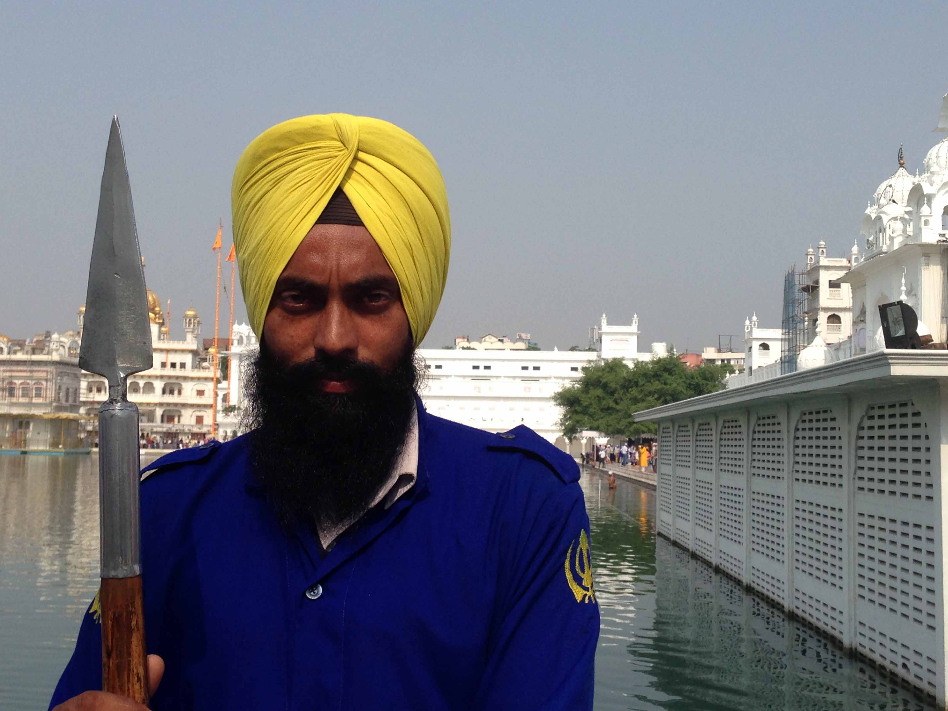 Nihan-templo-oro-amritsar