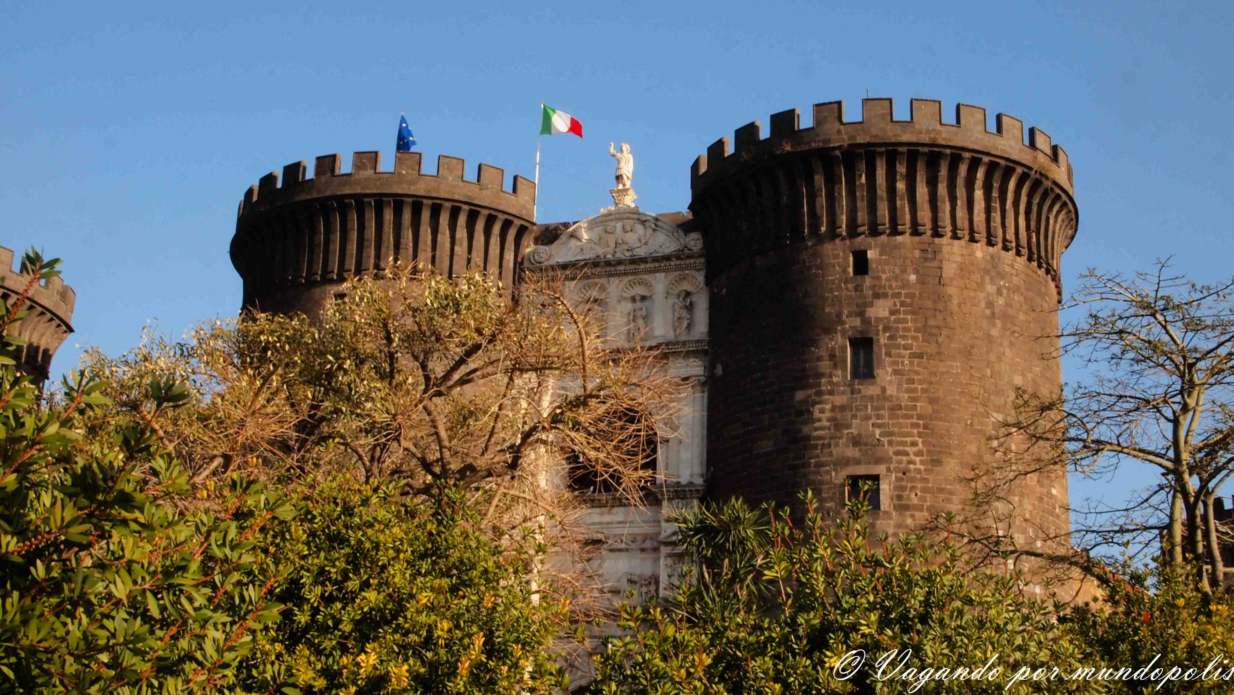 napoles-que-ver-castillo-nuovo