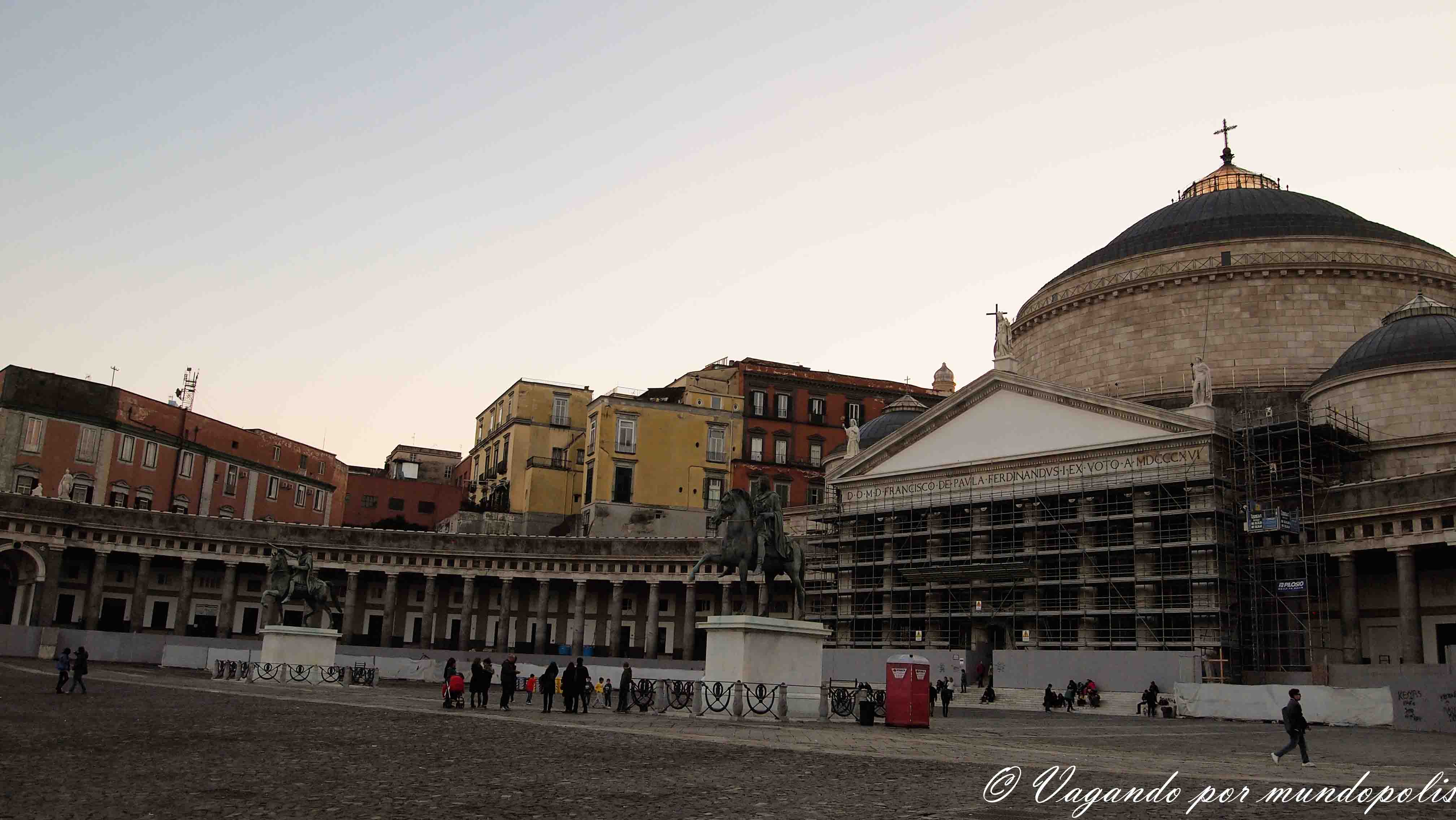 napoles-que-ver-piazza-del-plebiscito
