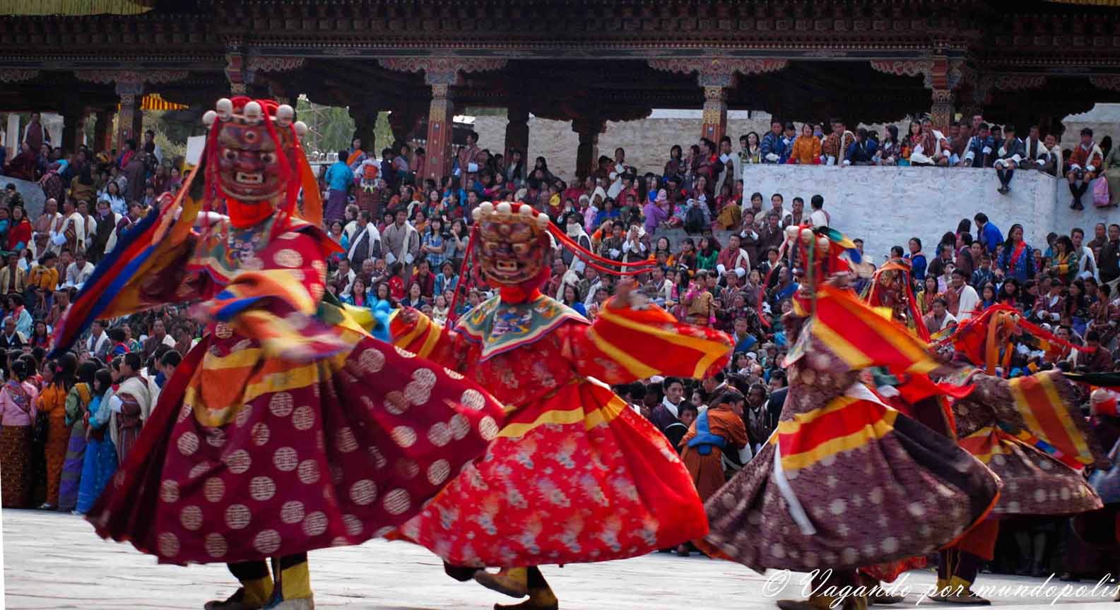 festivales-en-buthan-los-tshechu