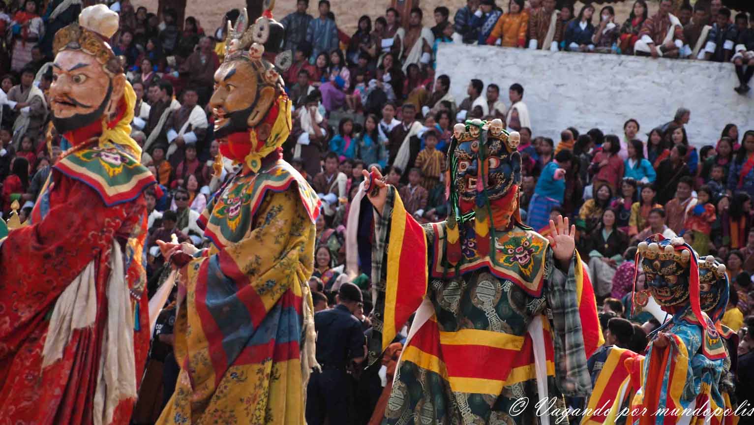 festivales-en-buthan-los-tshechu