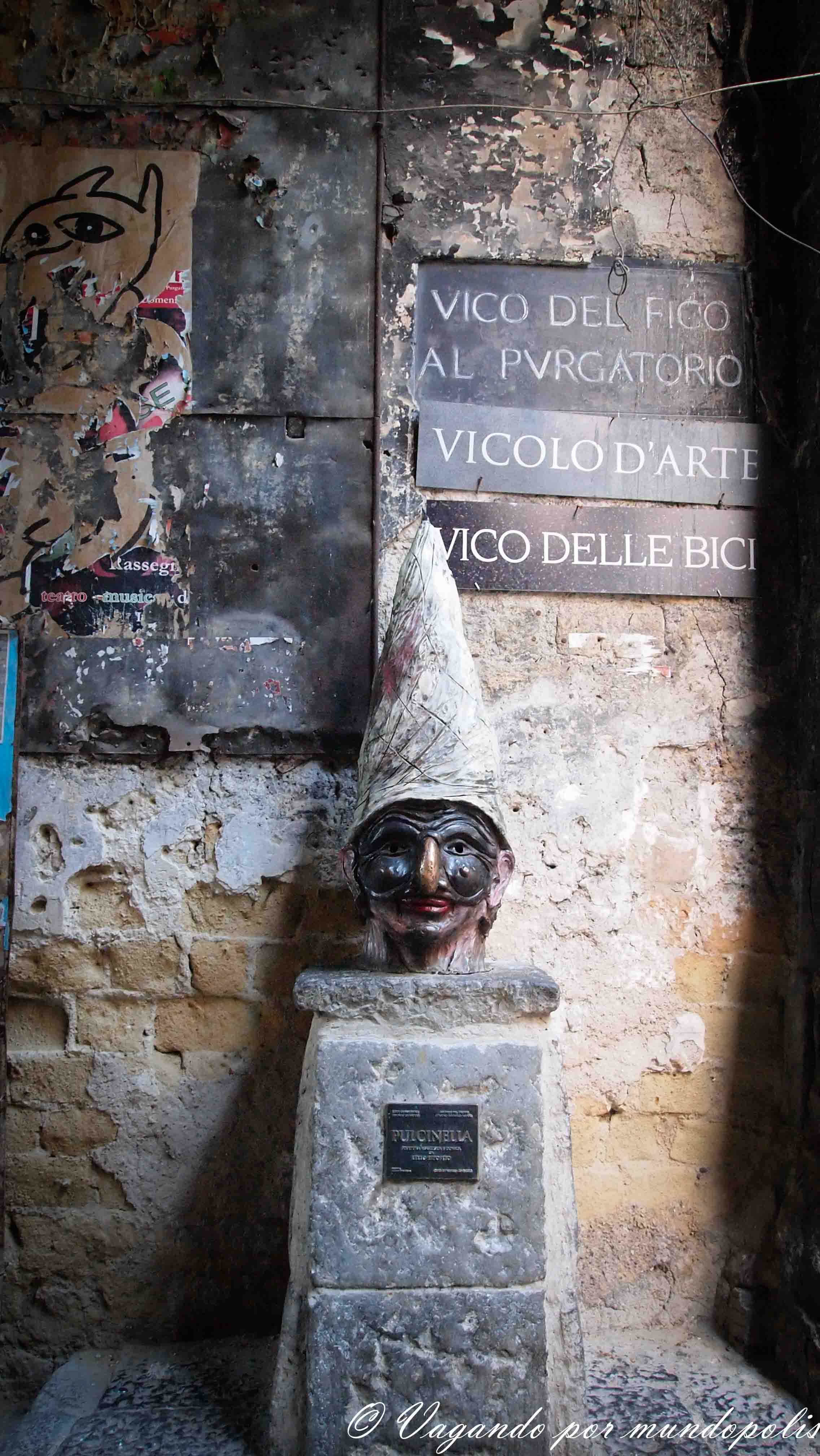 turismo-napoles-polichinela
