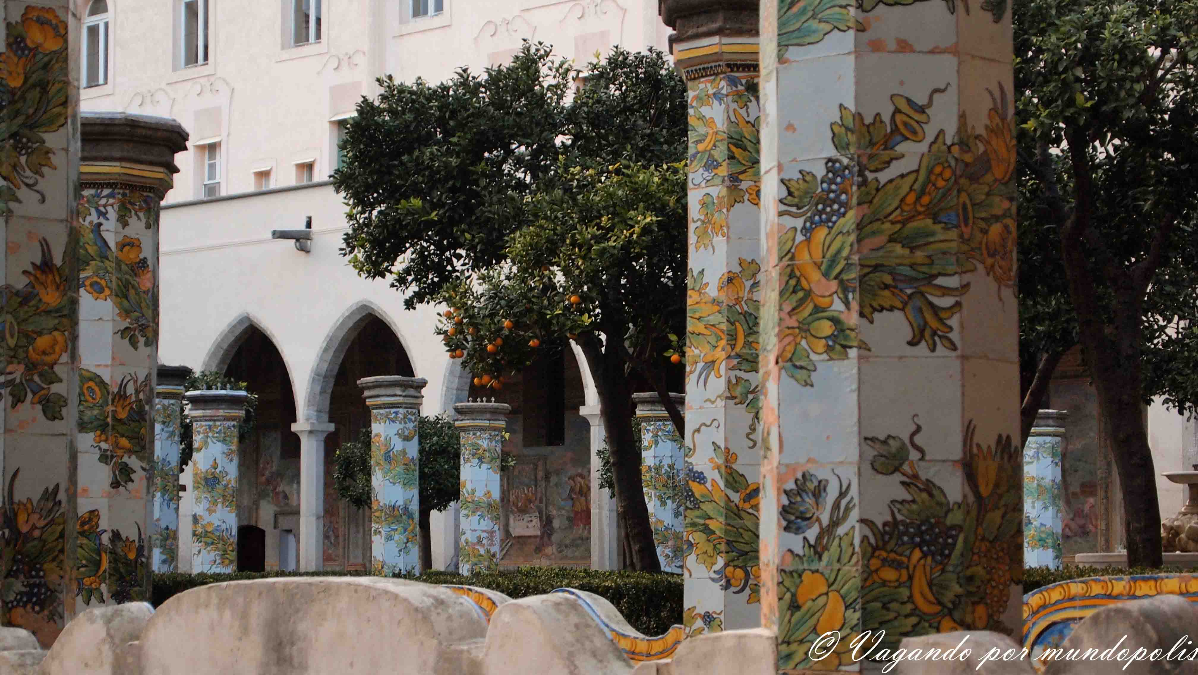 napoles-que-ver-basilica-santa-chiara