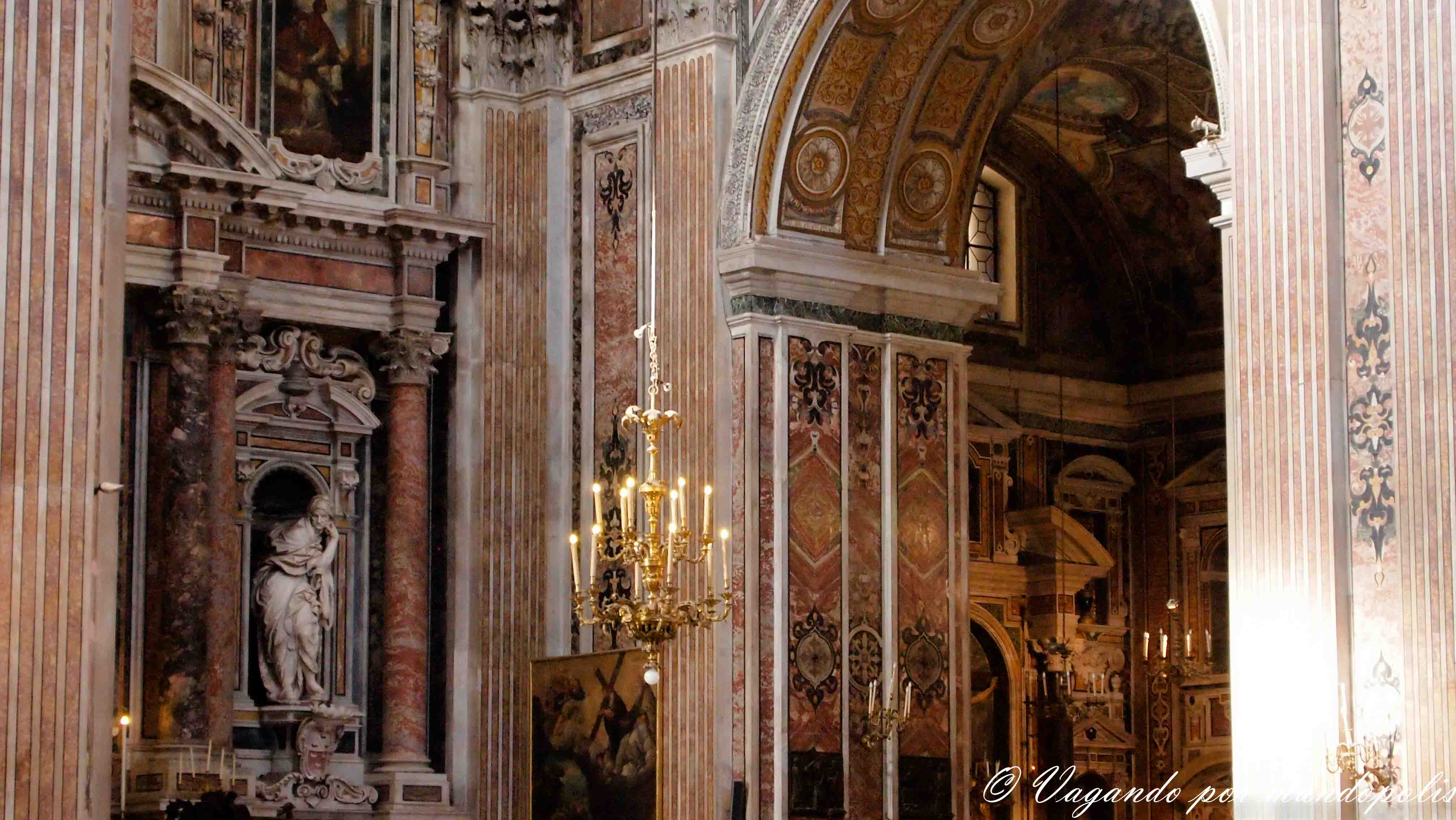 napoles-que-ver-iglesia-gesu-novo