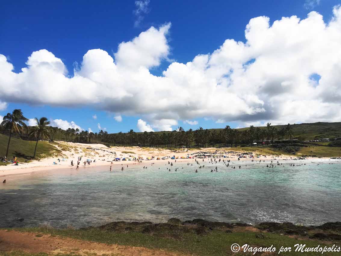 Playa de Anakena-Isla de Pascua