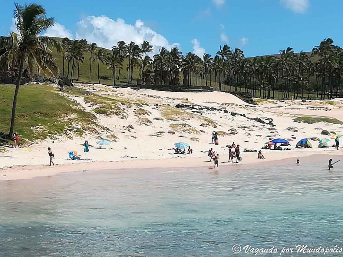 Playa de Anakena-Isla de Pascua