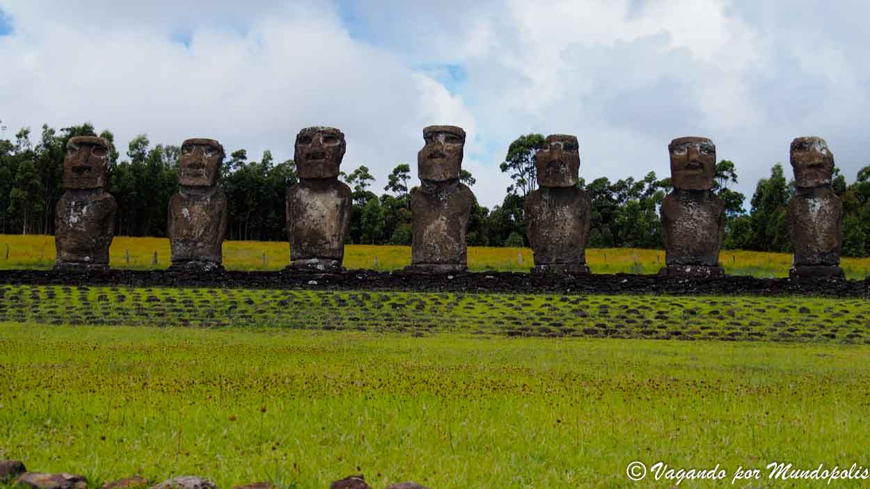 Ahu Akivi-Isla de Pascua