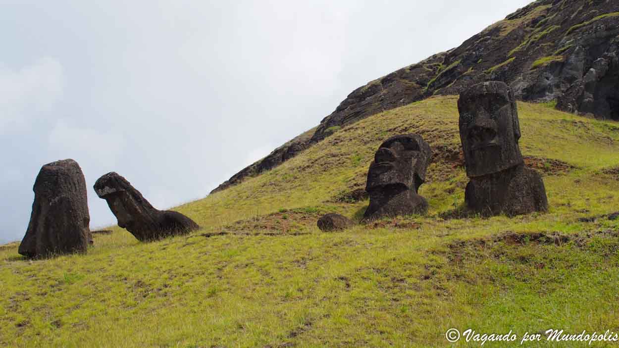 Rano Raraku-Isla de Pascua