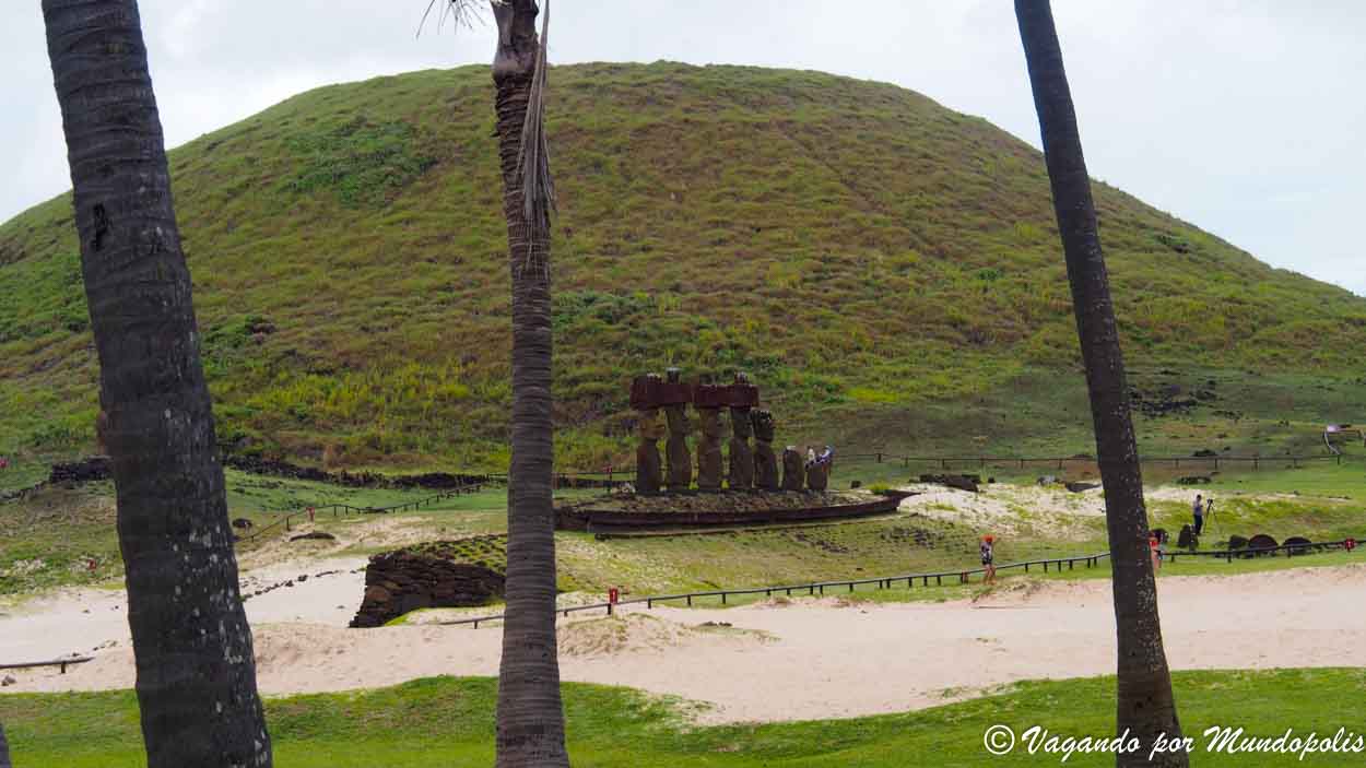 Playa de Anakena-Isla de Pascua