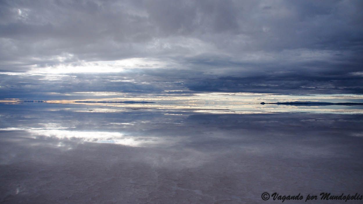 El-Salar-de-Uyuni-efecto-espejo