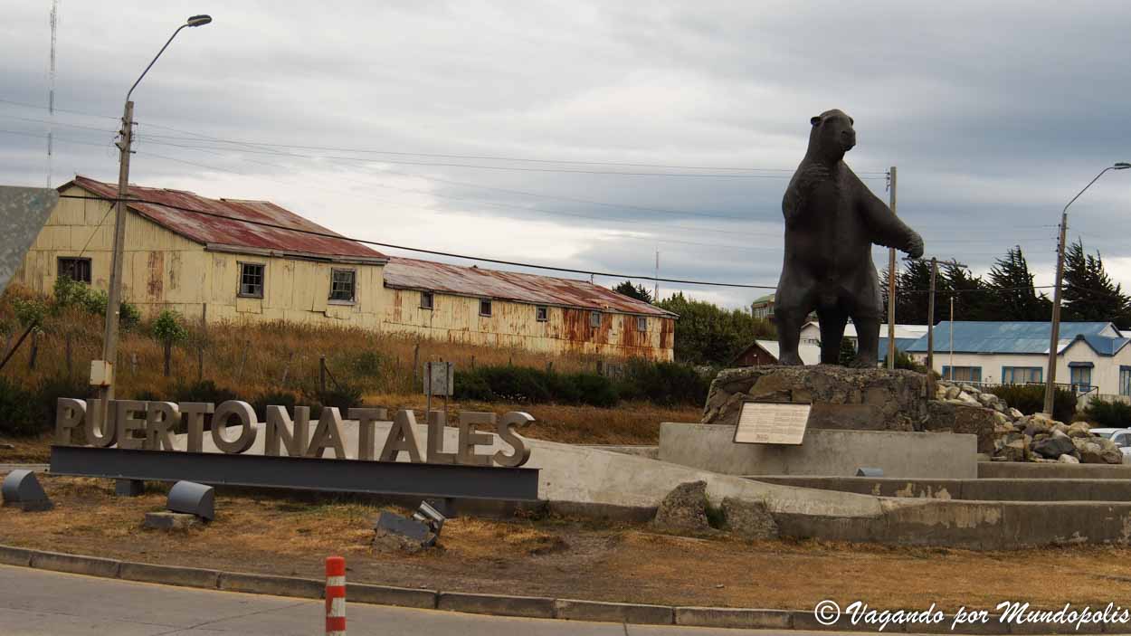 que-ver-en-puerto-natales-monumento-milodon