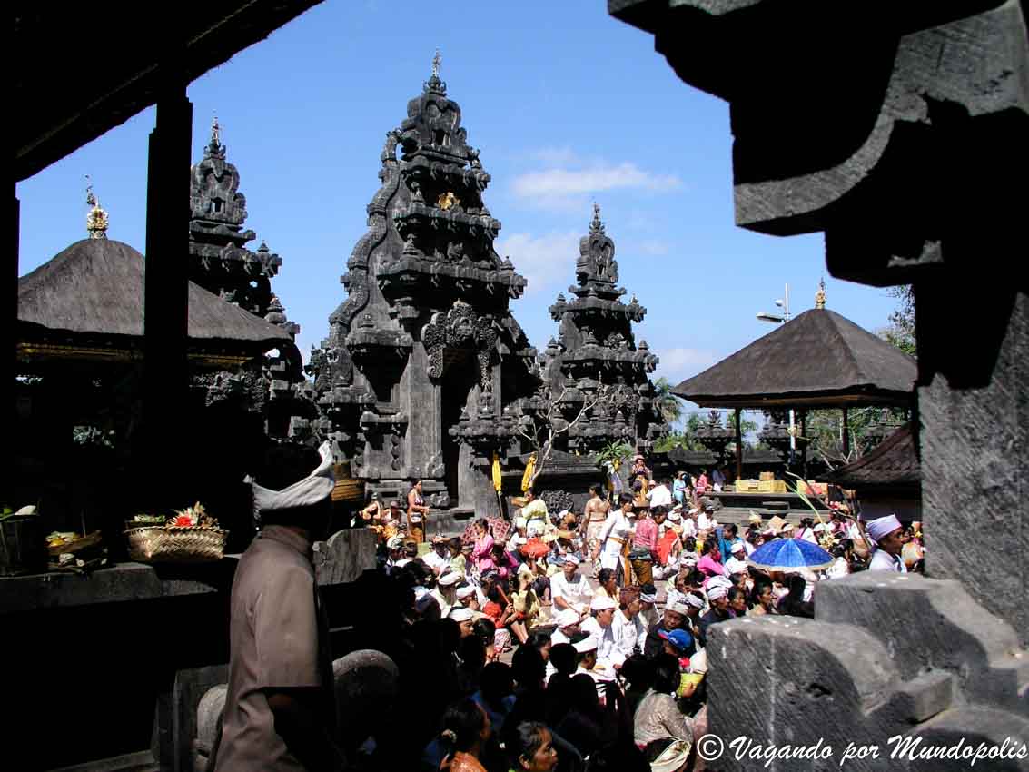 Pura-Goa-Lawah