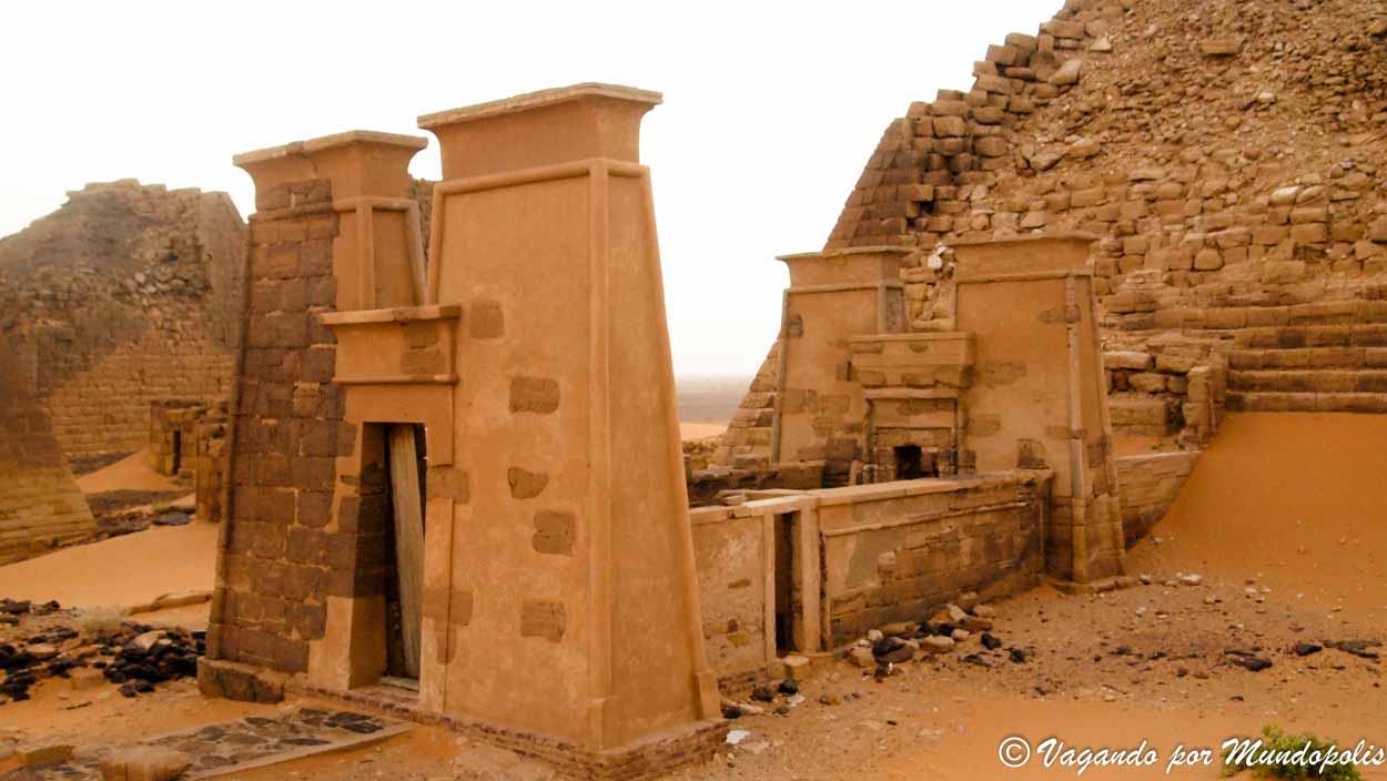 necropolis-meroe-sudan
