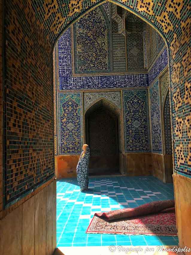 como-ponerse-pañuelo-iran