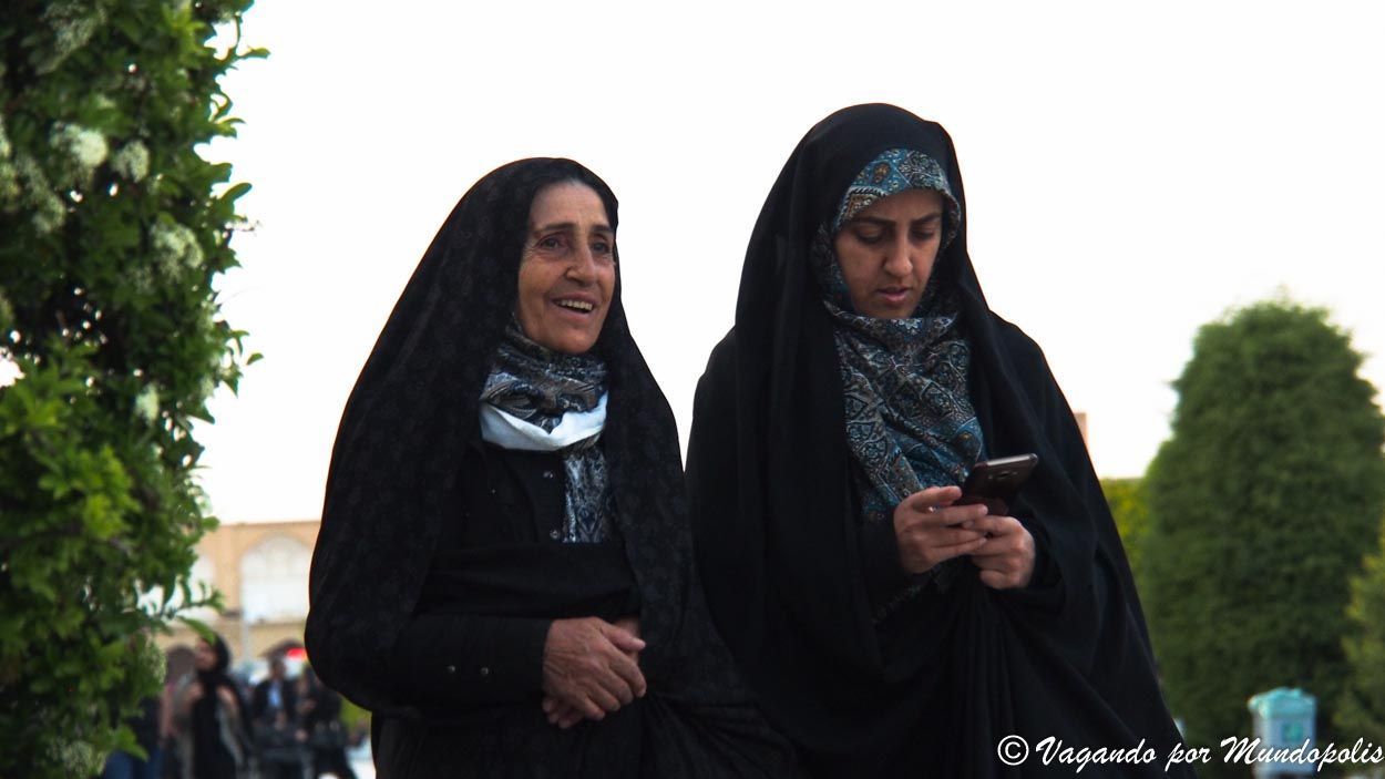 como-ponerse-pañuelo-iran como-ponerse-pañuelo-iran