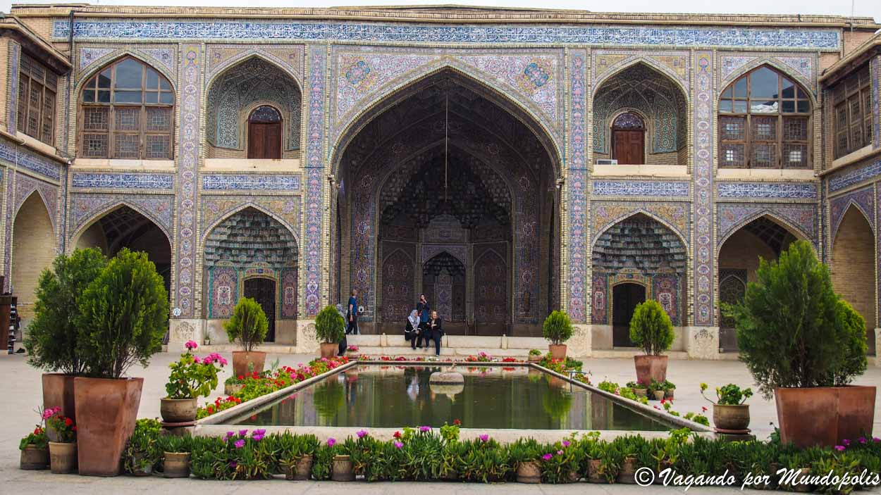 Mezquita-Nasir-Al-Molk-shiraz