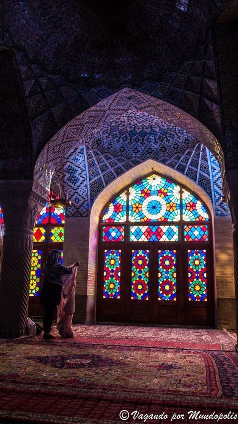 Mezquita-Nasir-Al-Molk-shiraz
