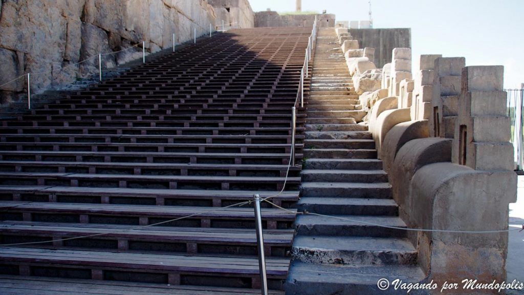 escalera-acceso-persepolis