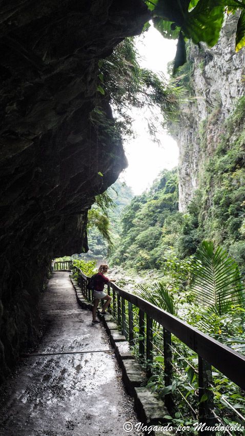 shakadang-trail-taroko-taiwan
