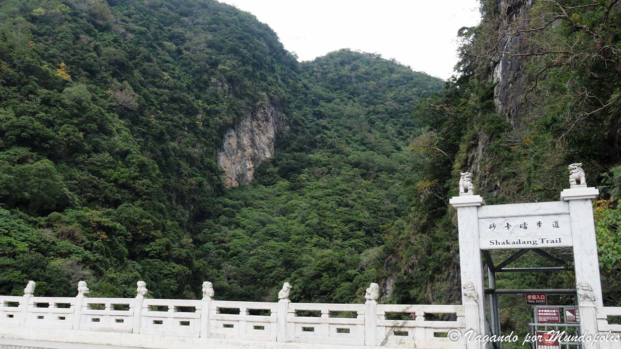 shakadang-trail-taroko-taiwan