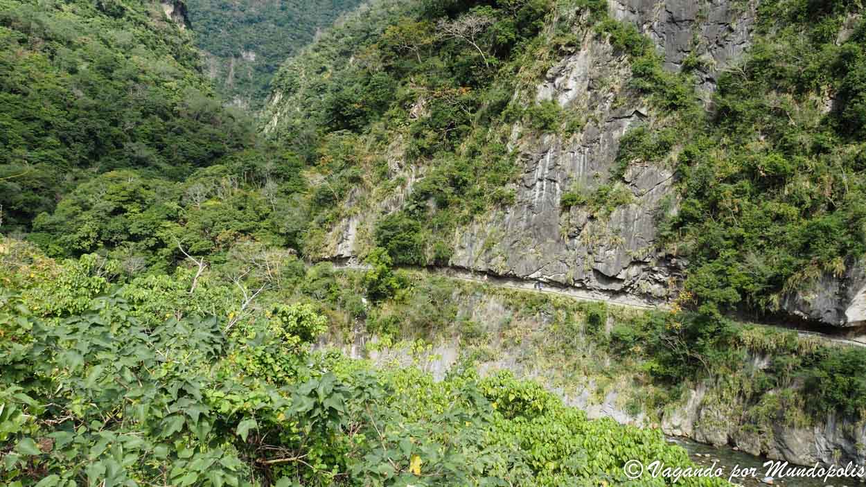 shakadang-trail-taroko-taiwan