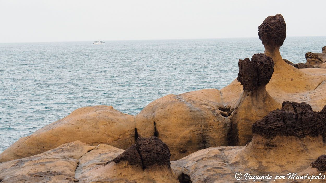 yehliu-geopark-taiwan