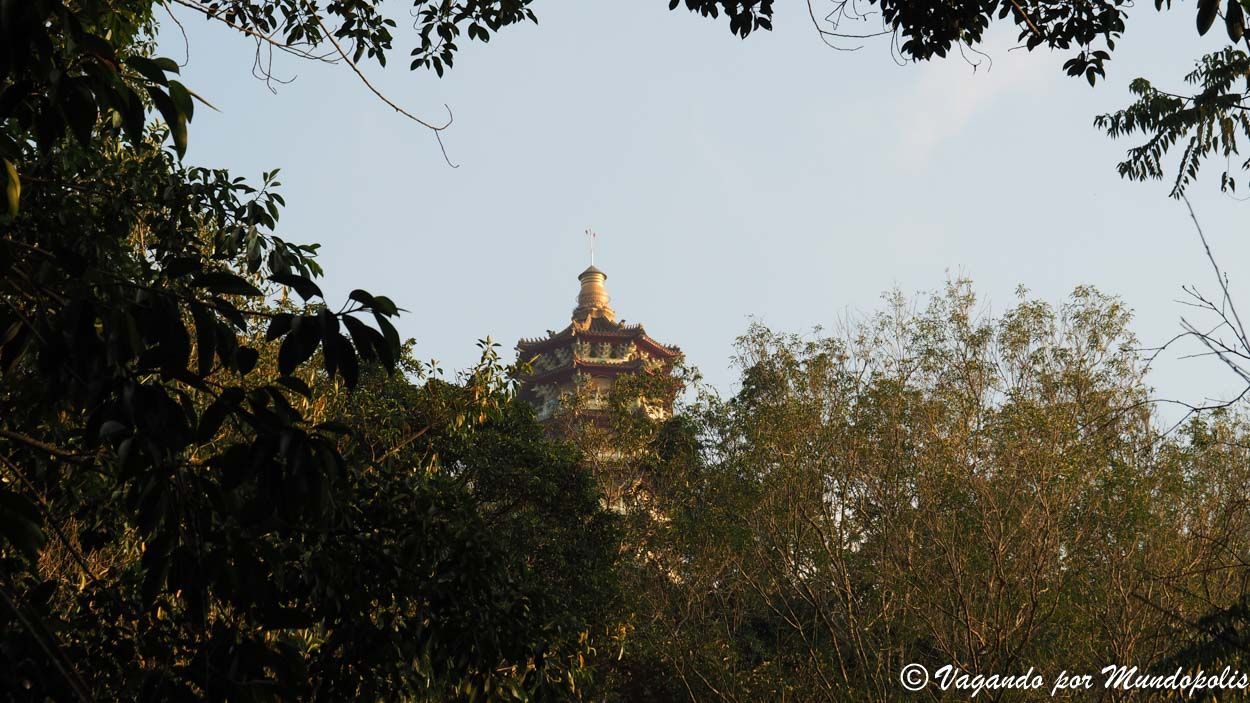 pagoda-cien-soon-moon-lake