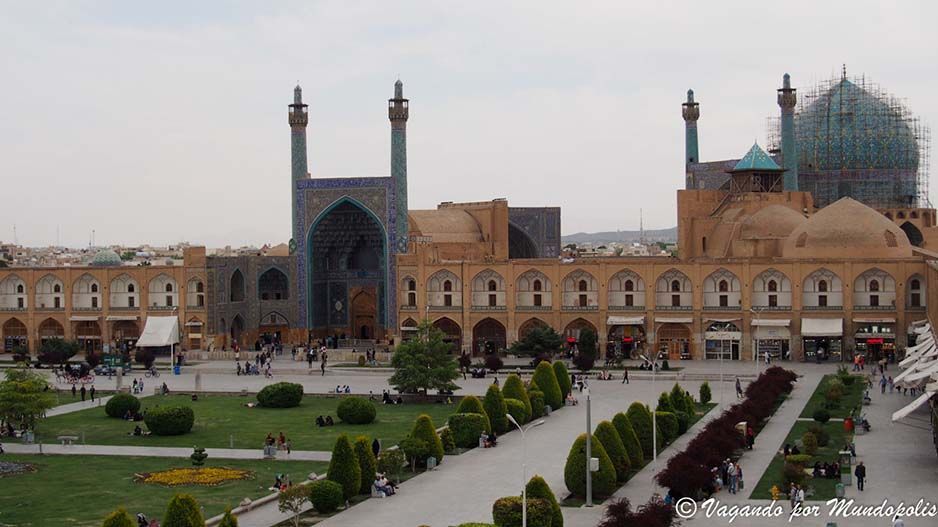 plaza-naqs-e-jalan-isfahan