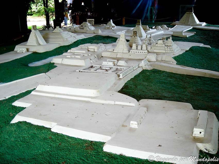 maqueta-tikal