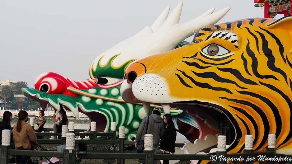 pagoda-dragon-tigre-que-ver-en-kaohsiung