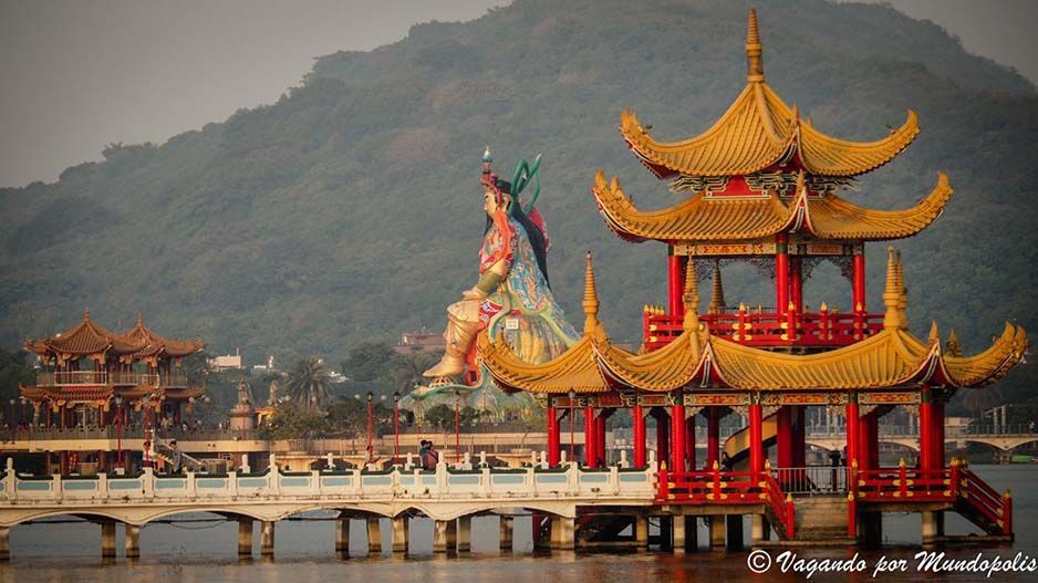 lotus-pond-que-ver-en-kaohsiung