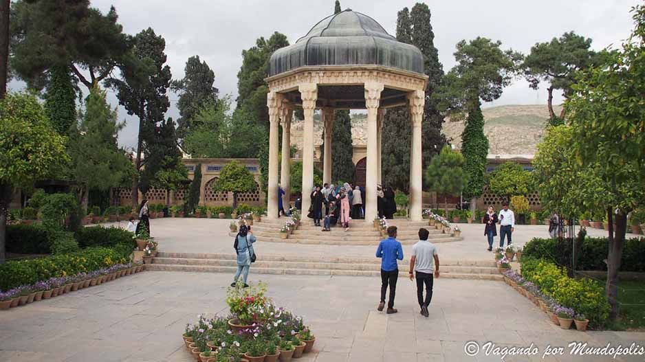 tumba-hafiz-que-ver-en-shiraz