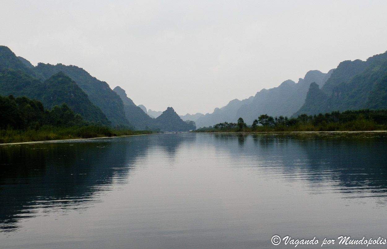 pagoda-perfume-vietnam