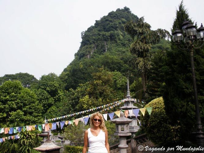 pagoda-perfume-vietnam