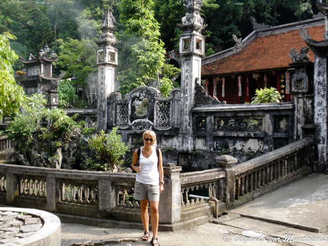 pagoda-perfume-vietnam