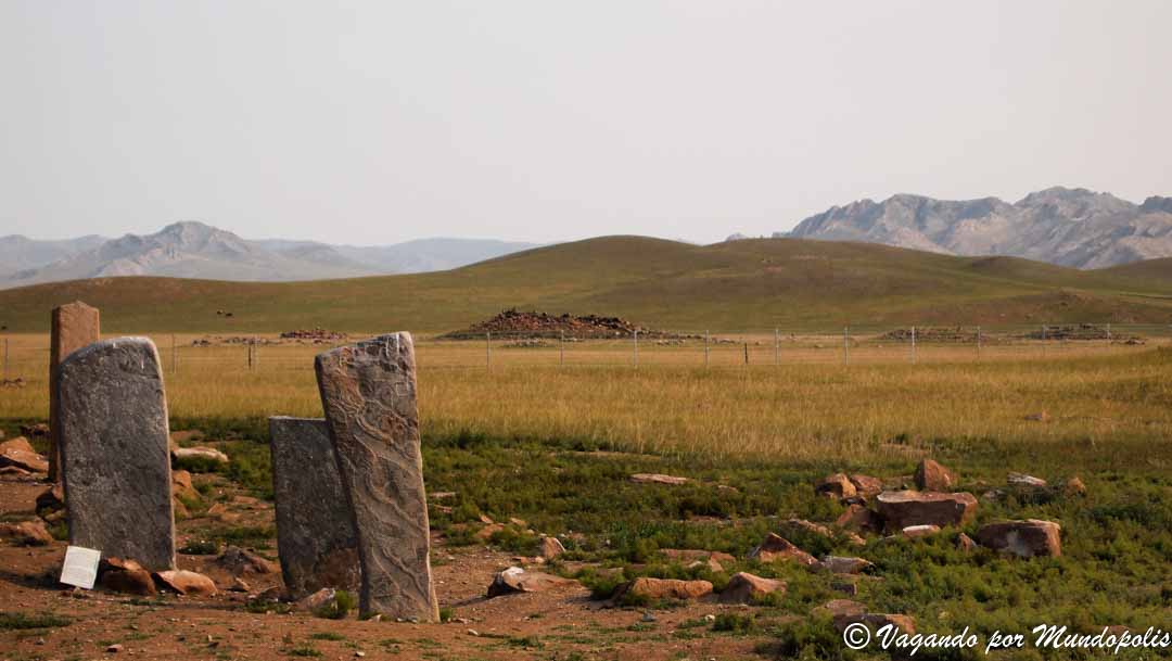 Uushigiin-Uver-deer-stones