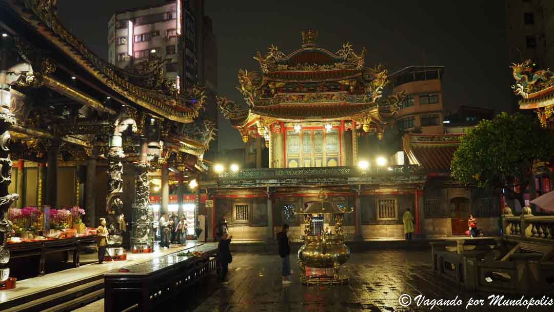 templo-longhsan-que-ver-en-taipei