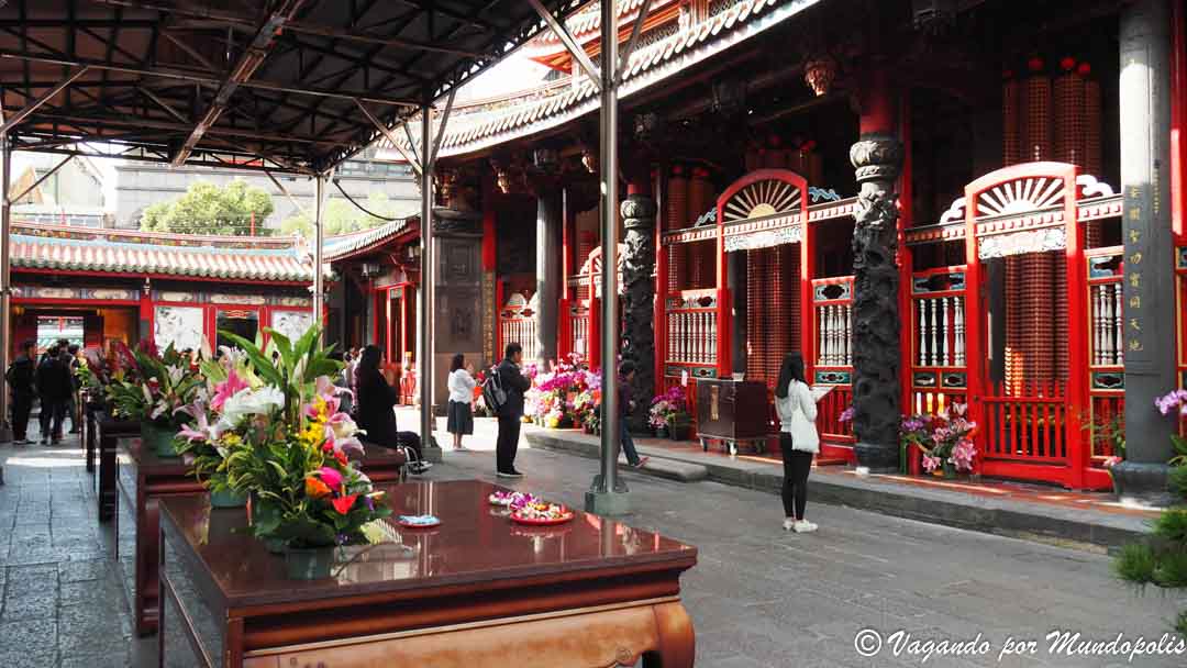 templo-longhsan-que-ver-en-taipei