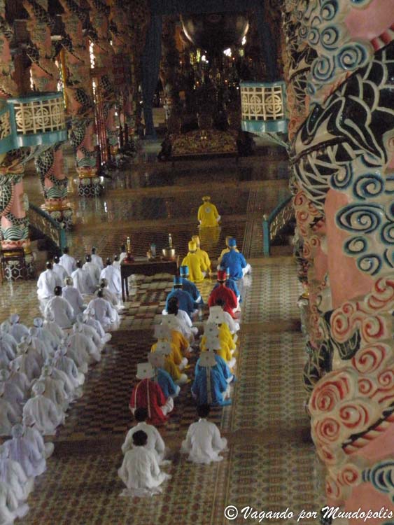 templo-cao-dai-vietnam