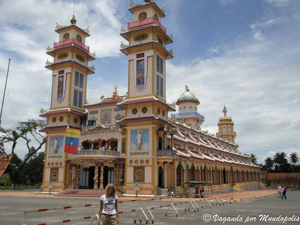 templo-cao-dai-vietnam