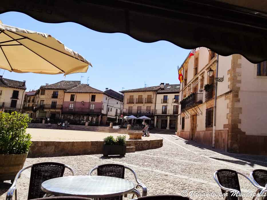 plaza-mayor-riaza-segovia