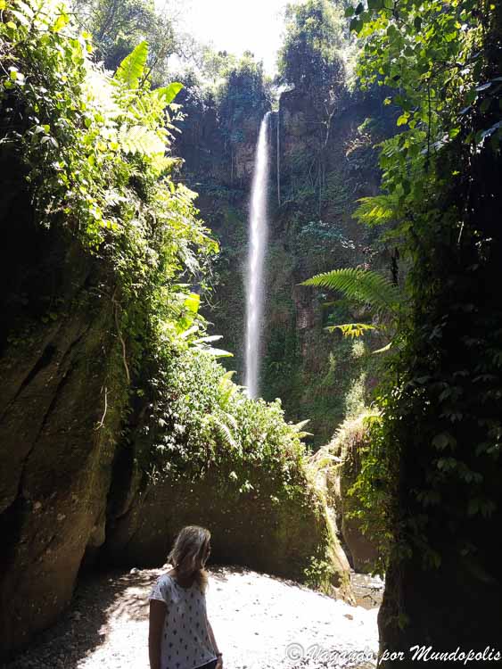 cascada-napuru-tanzania