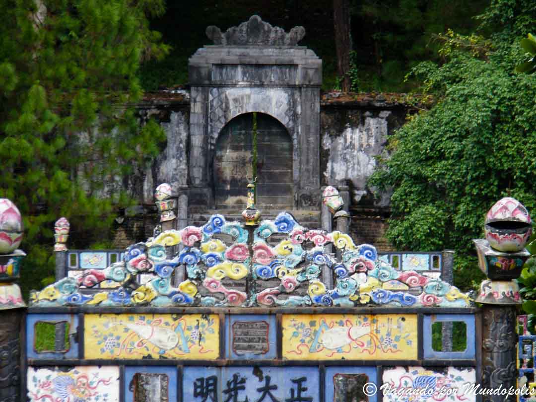  tumba-minh-mang-hue