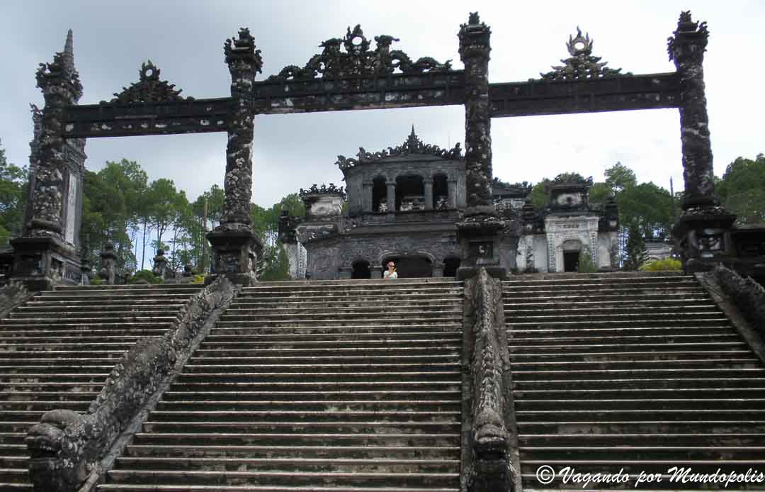 tumba-Khai-Dinh-hue-vietnam
