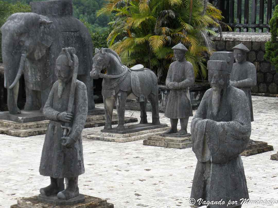 tumbas-hue-vietnam