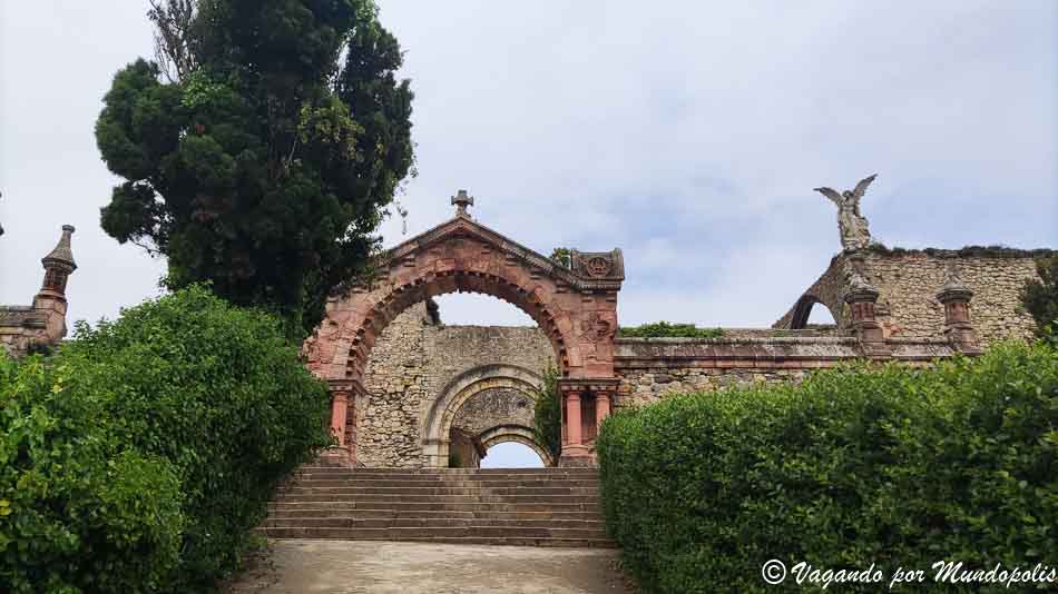cementerio-comillas-en-un-dia